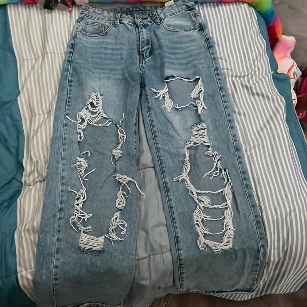 Baggy-ish straight legged jeans